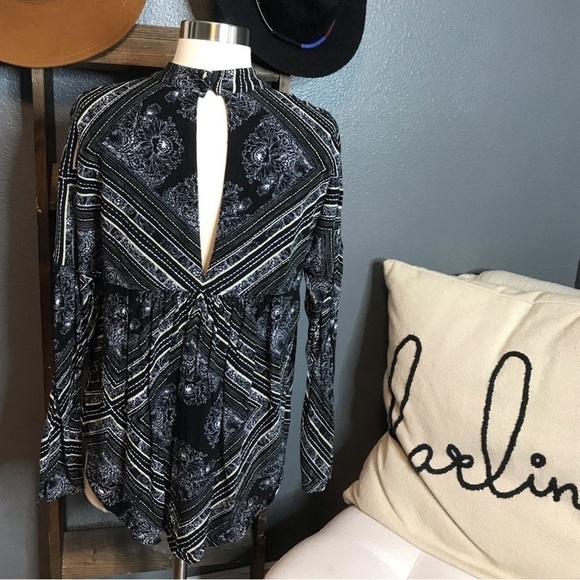 Free People black walking on a dream floral tunic size XS - Picture 4 of 4